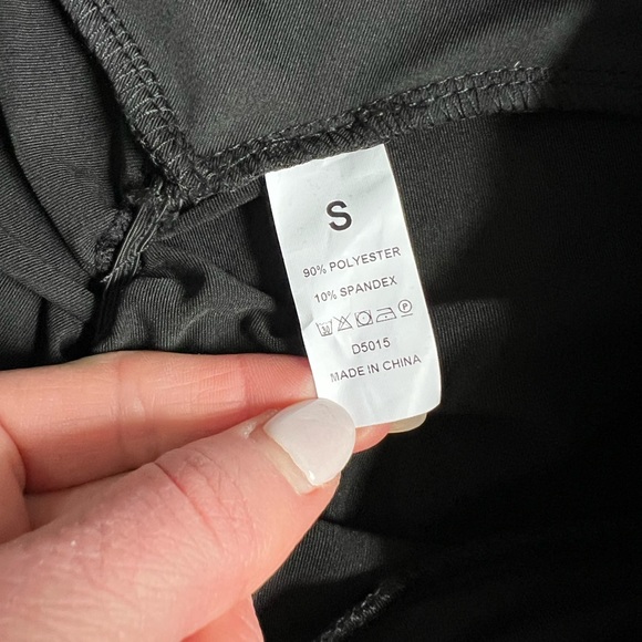 LOVER’S LANE BLACK MID RISE LEGGINGS WITH RUCHED BACK AND LOGO SIZE SMALL - Picture 10 of 10